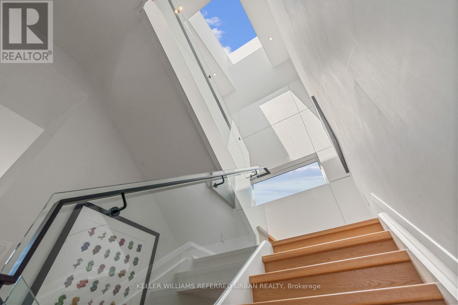 54 Cronin Drive, Toronto, Ontario  M9B 4V1 - Photo 16 - W12113543