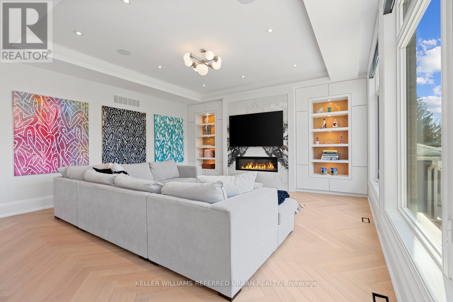 54 Cronin Drive, Toronto, Ontario  M9B 4V1 - Photo 11 - W12113543