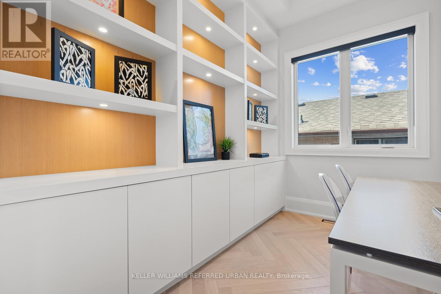 54 Cronin Drive, Toronto, Ontario  M9B 4V1 - Photo 15 - W12113543