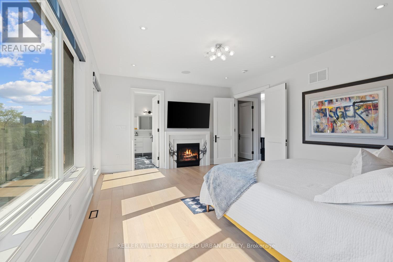 54 Cronin Drive, Toronto, Ontario  M9B 4V1 - Photo 19 - W12113543