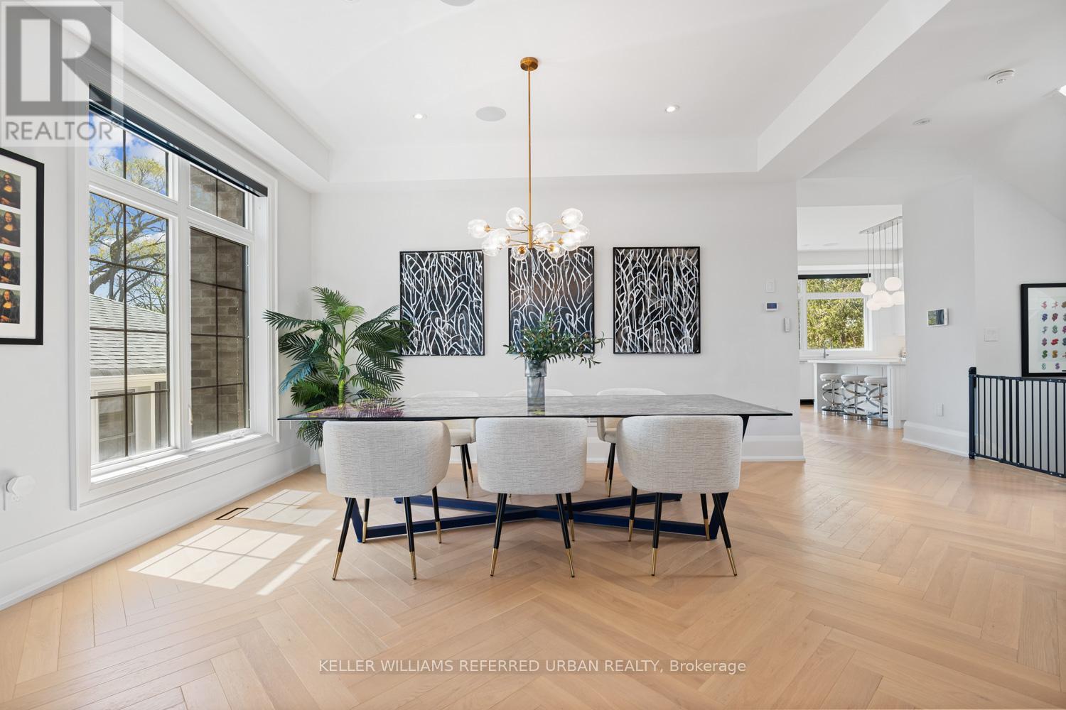 54 Cronin Drive, Toronto, Ontario  M9B 4V1 - Photo 4 - W12113543