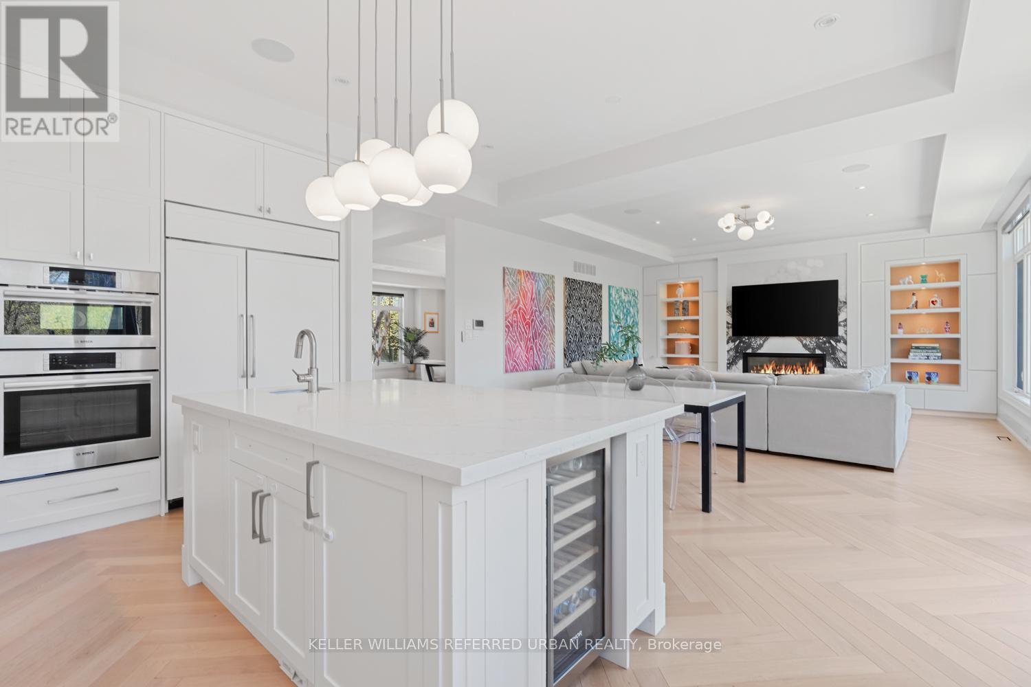 54 Cronin Drive, Toronto, Ontario  M9B 4V1 - Photo 9 - W12113543