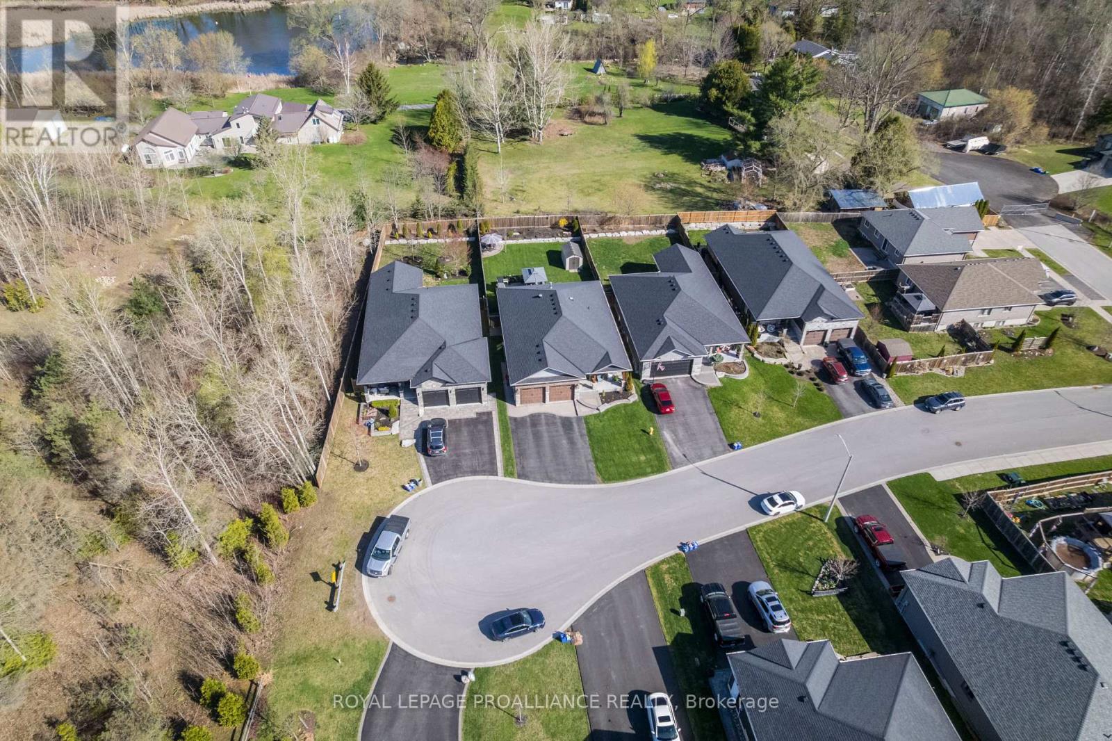 6 Sylvan Street, Quinte West, Ontario  K8V 0C6 - Photo 6 - X12116217