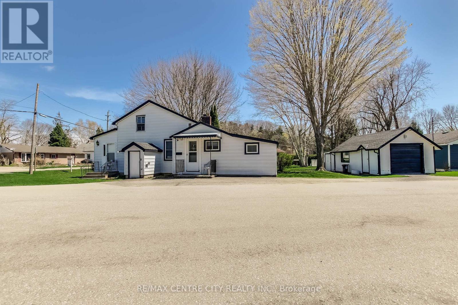 358 Warren Street, Central Elgin, Ontario  N5L 1B5 - Photo 30 - X12116059