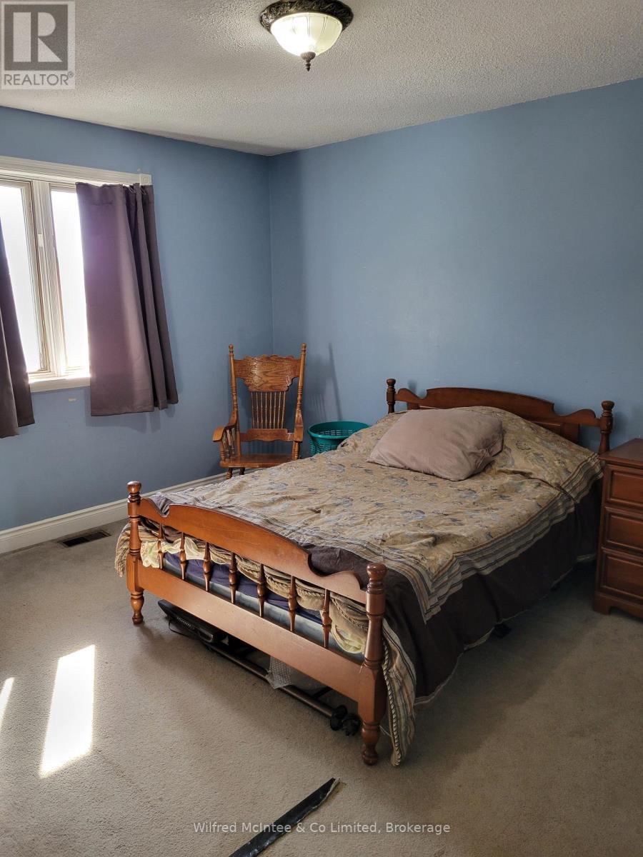 210 Countess Street N, West Grey, Ontario  N0G 1R0 - Photo 16 - X12091205