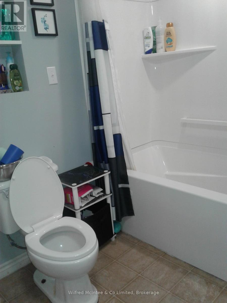 210 Countess Street N, West Grey, Ontario  N0G 1R0 - Photo 29 - X12091205