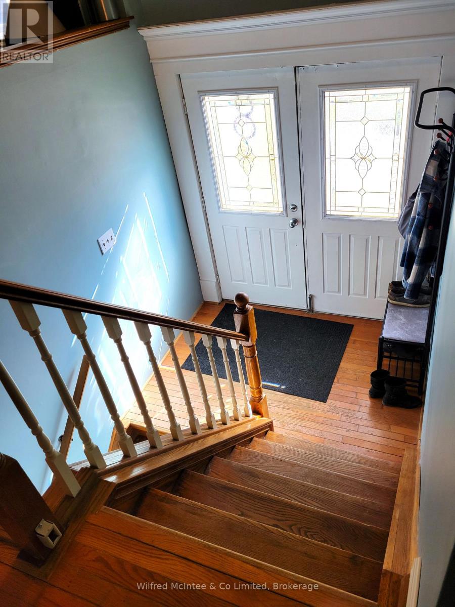 210 Countess Street N, West Grey, Ontario  N0G 1R0 - Photo 3 - X12091205