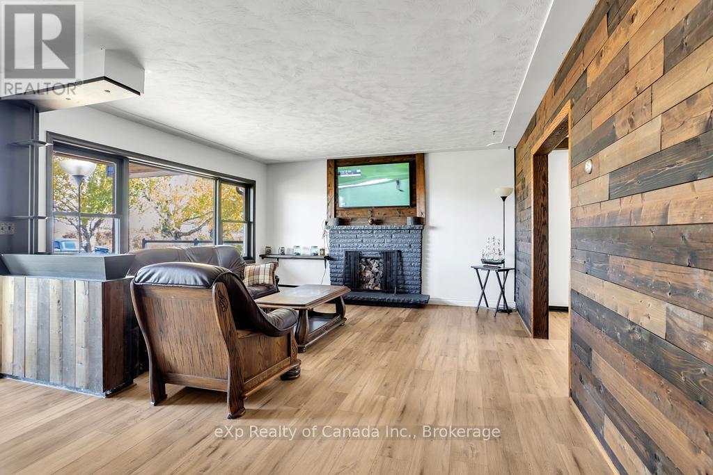 905 Blueline Road, Norfolk, Ontario N3Y 4K4 - Photo 13 - X12116122