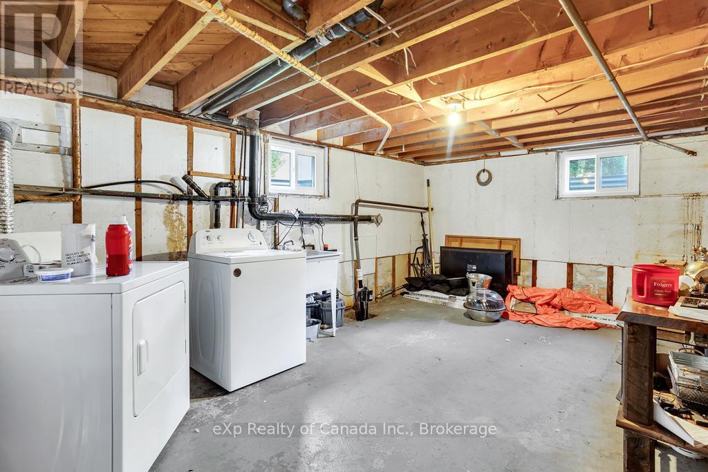 905 Blueline Road, Norfolk, Ontario N3Y 4K4 - Photo 31 - X12116122