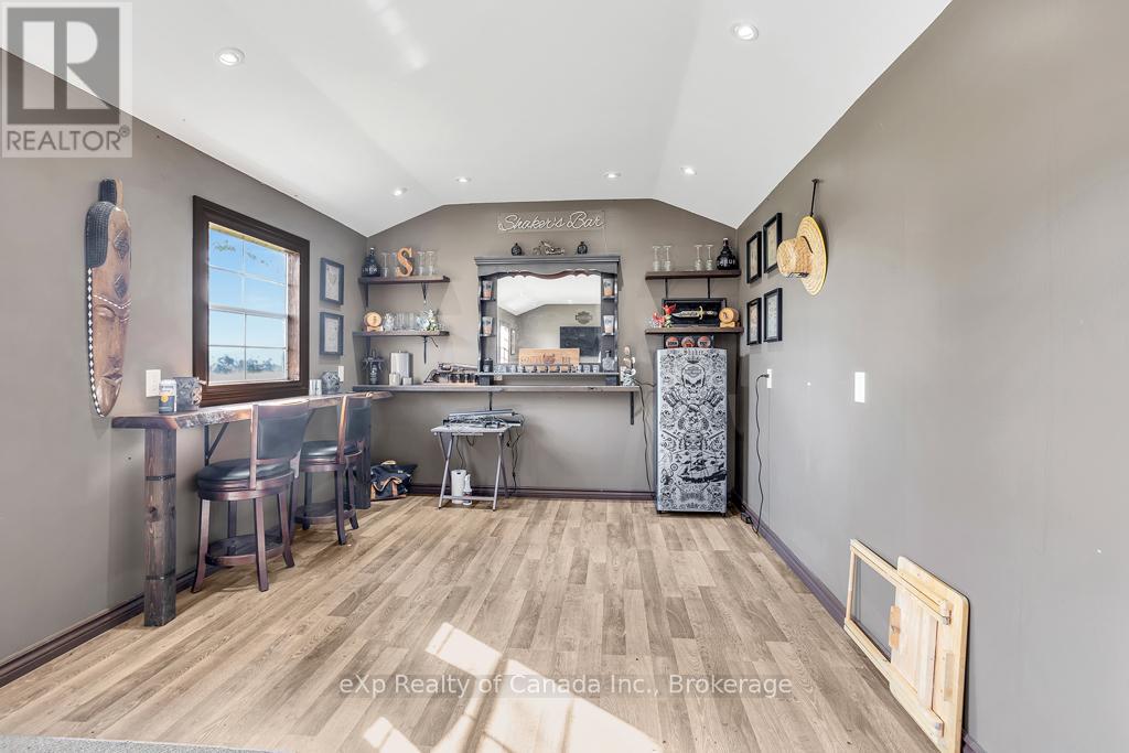 905 Blueline Road, Norfolk, Ontario N3Y 4K4 - Photo 40 - X12116122