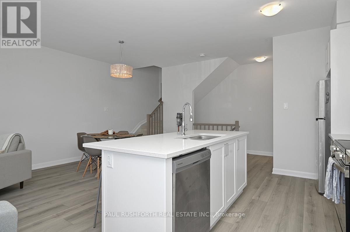 706 Lurgan Way, Ottawa, Ontario  K4M 0J3 - Photo 10 - X12116060