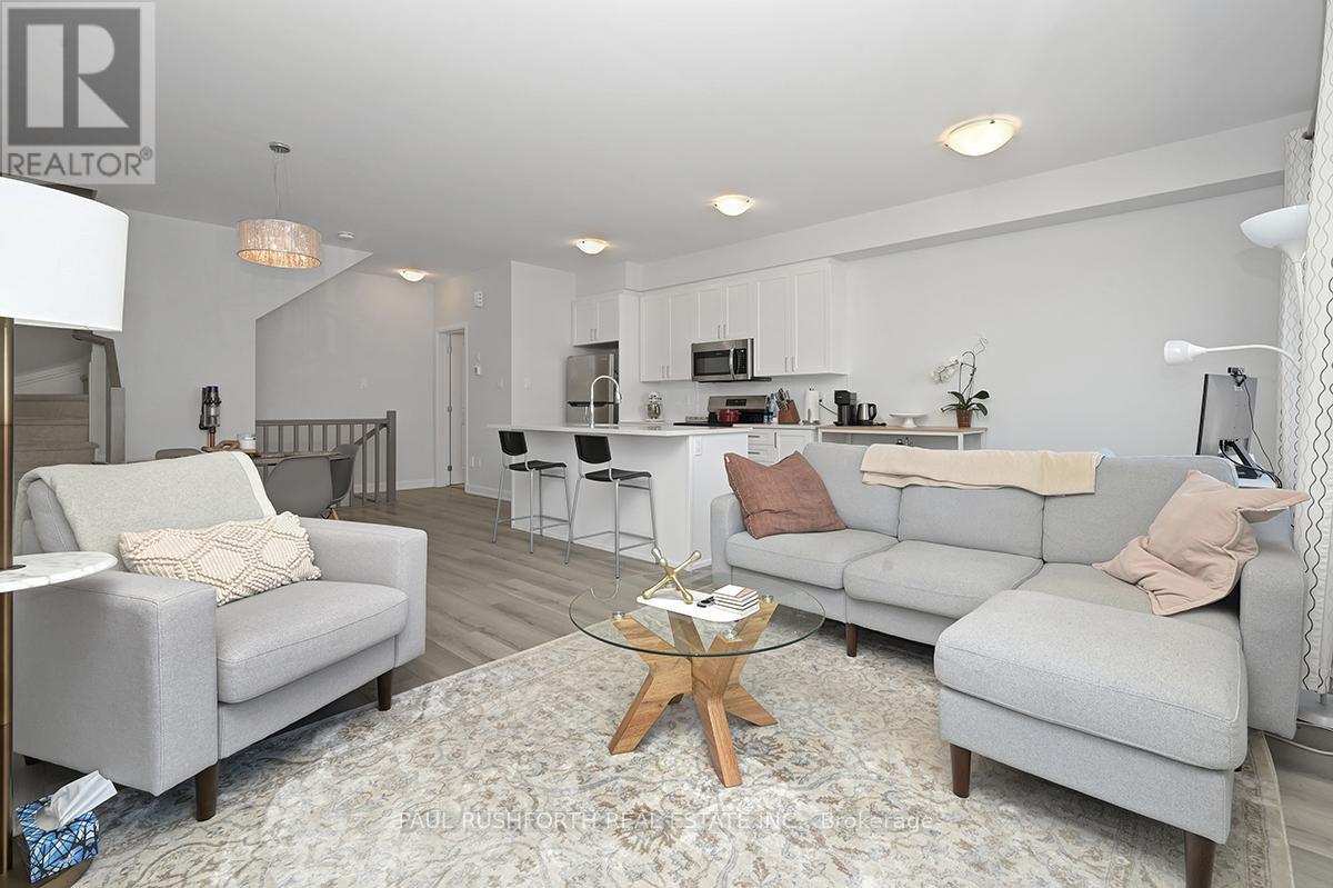 706 Lurgan Way, Ottawa, Ontario  K4M 0J3 - Photo 5 - X12116060