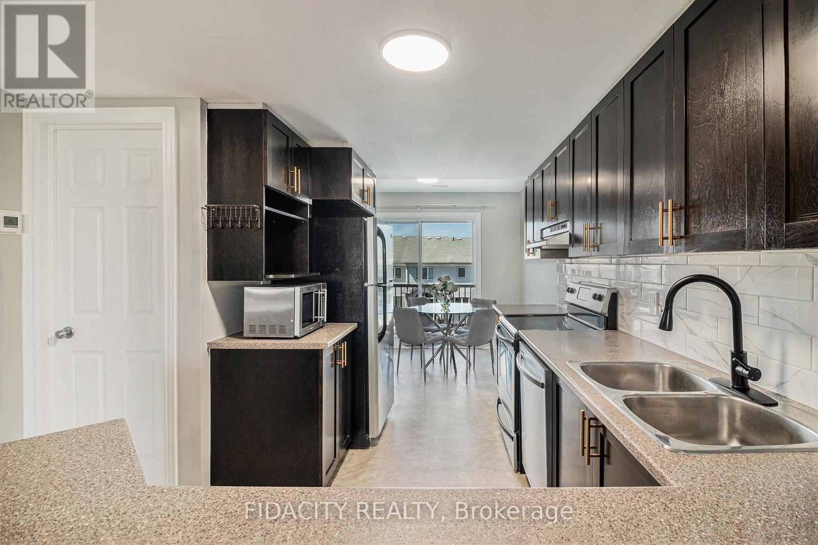 3 - 711 Lakeridge Drive, Ottawa, Ontario  K4A 0N5 - Photo 11 - X12116112