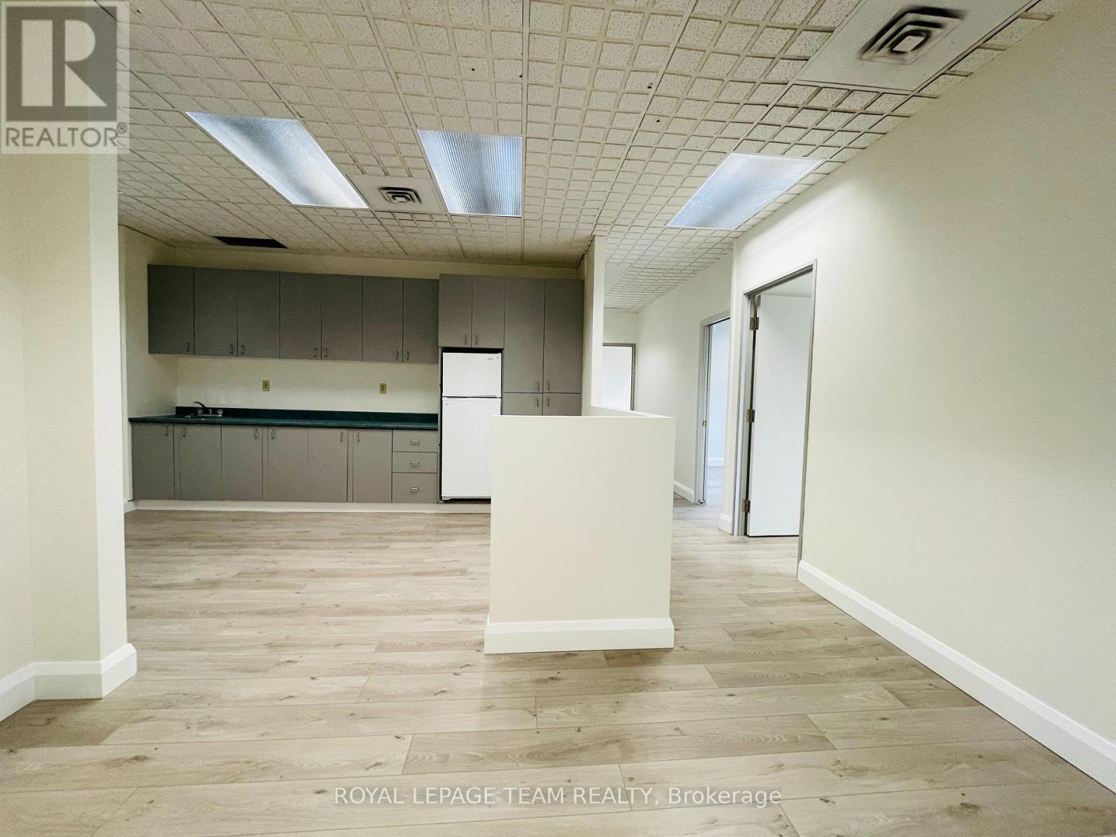 301 - 450 Rideau Street, Ottawa, Ontario  K1N 5Z4 - Photo 3 - X12116168