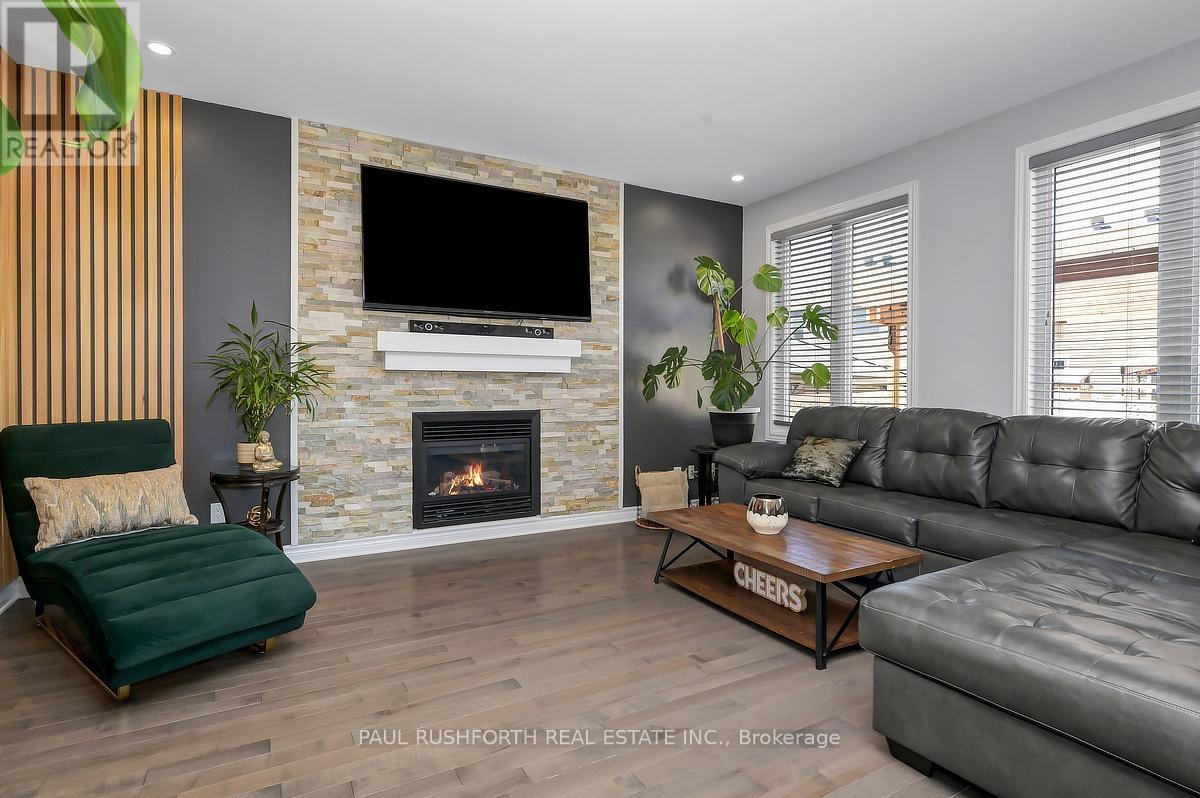 213 Enclave Walk, Ottawa, Ontario  K1W 0J4 - Photo 4 - X12116282