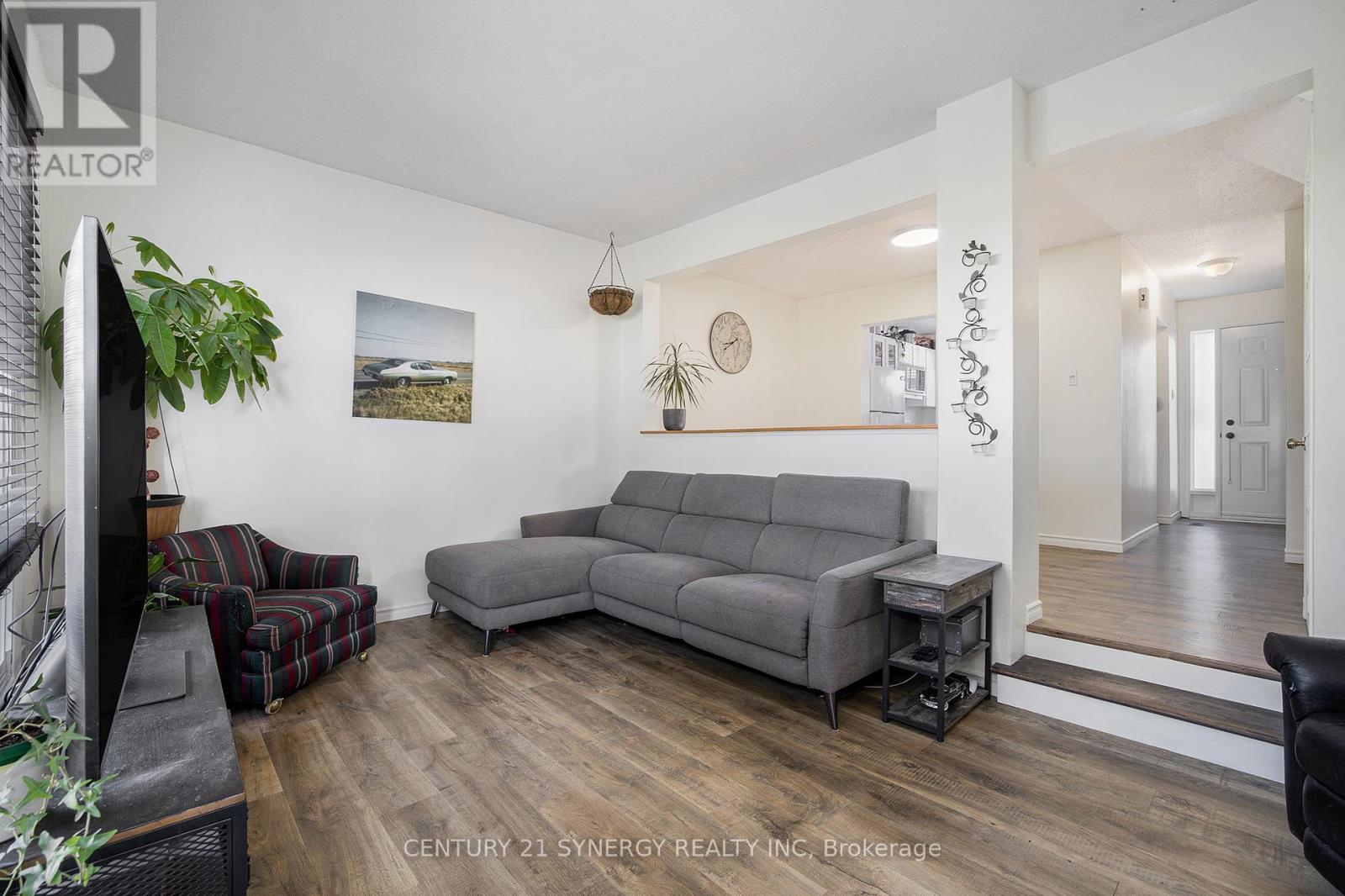 54-A Foxfield Drive, Ottawa, Ontario  K2J 1P7 - Photo 9 - X12116286