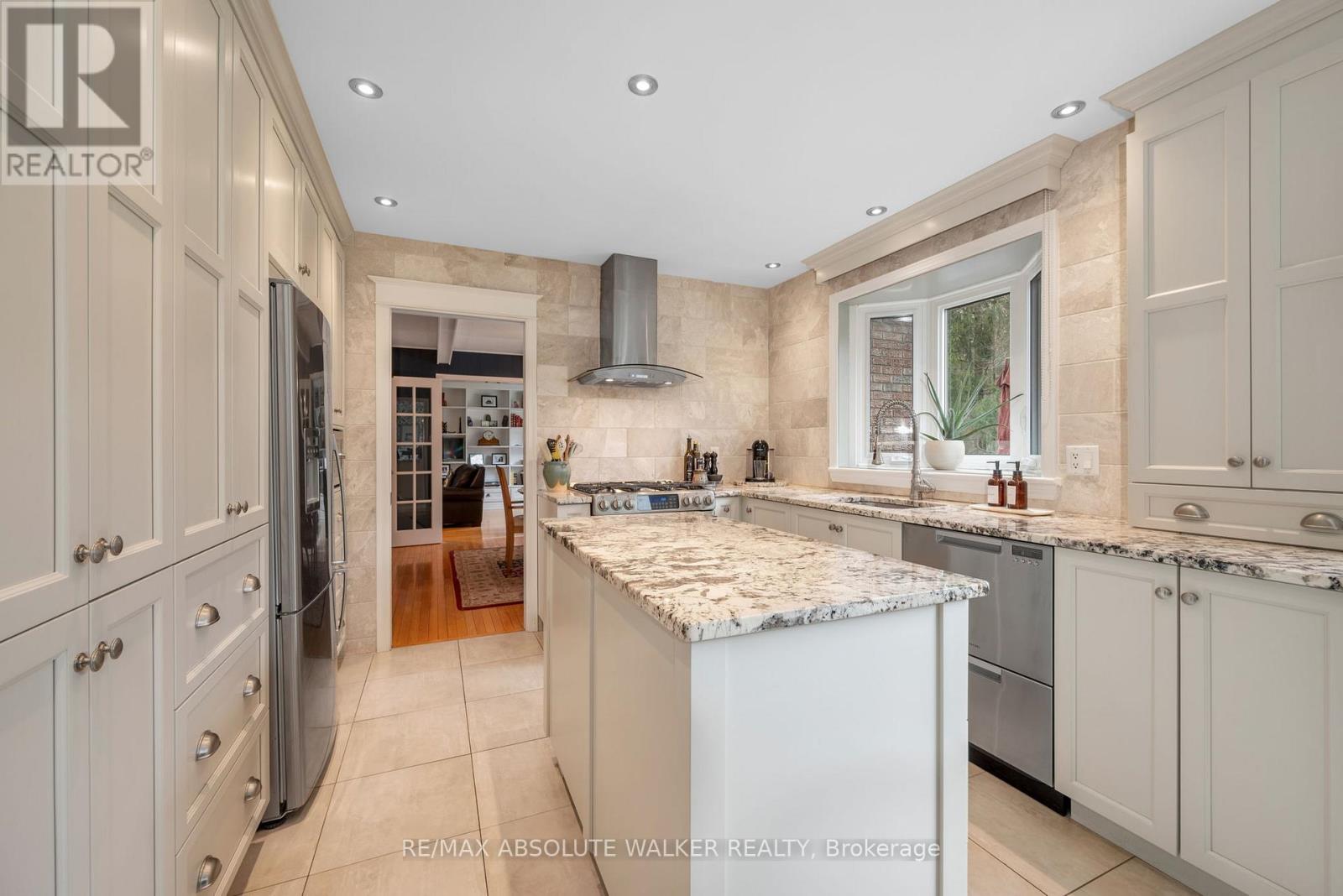 1946 Ludgate Crescent, Ottawa, Ontario  K1J 8L2 - Photo 15 - X12116297