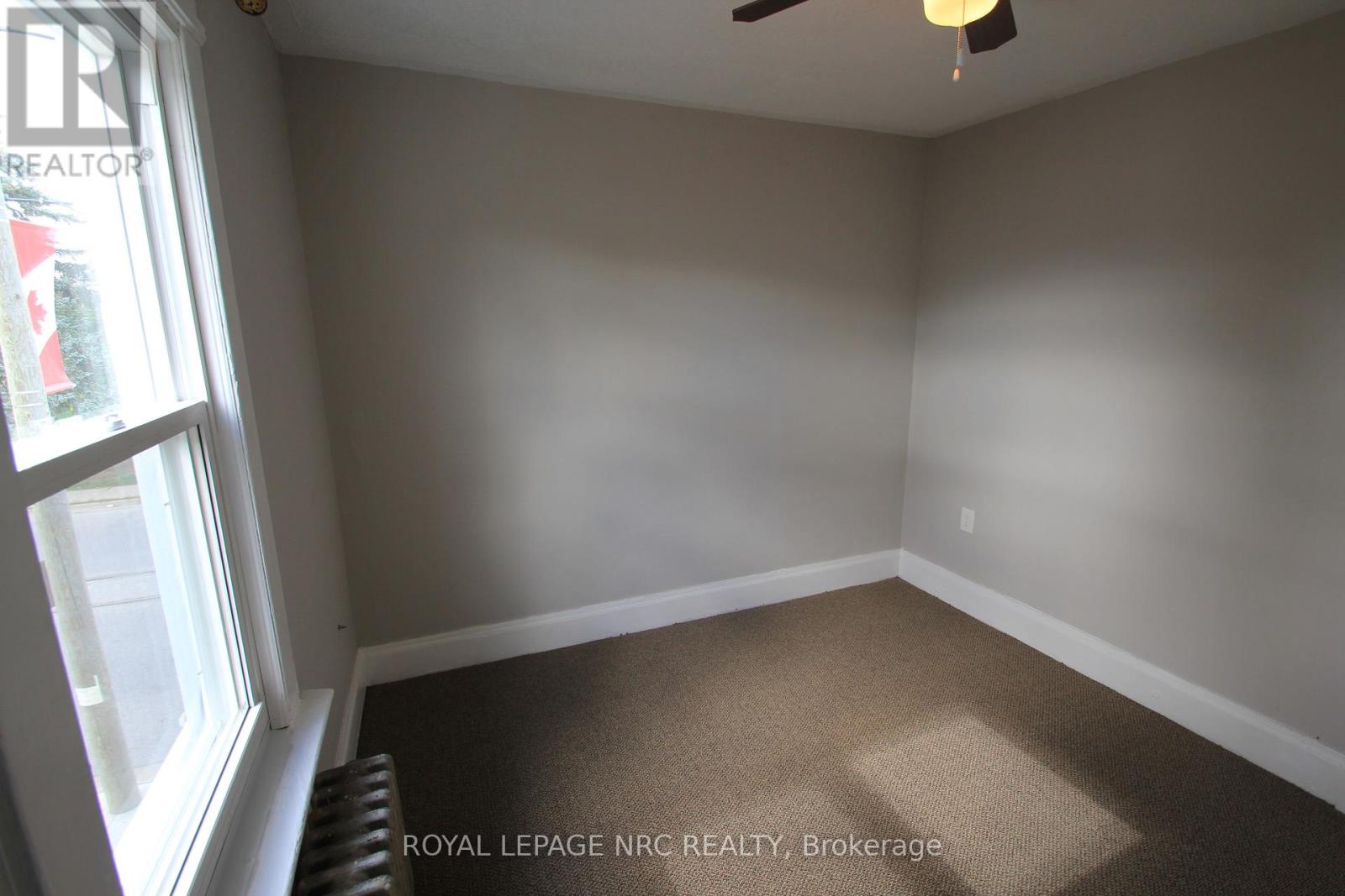 70 Pine Street S, Thorold, Ontario  L2V 3L7 - Photo 11 - X12099364