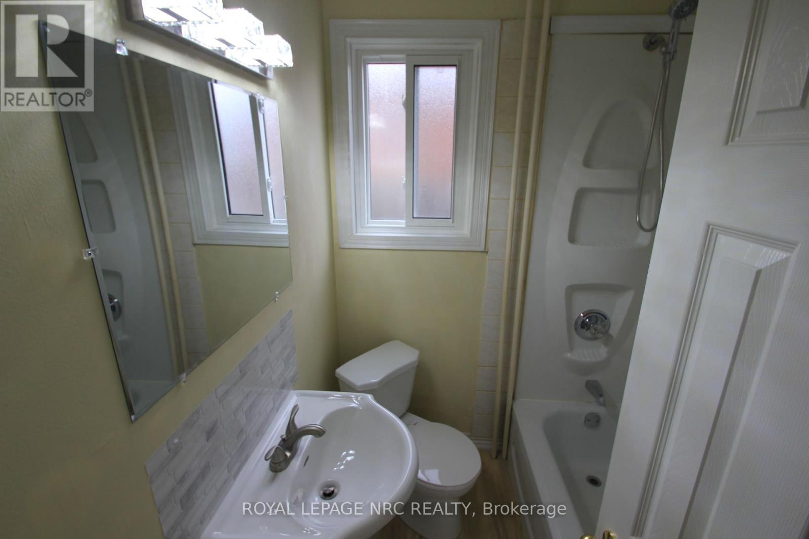 70 Pine Street S, Thorold, Ontario  L2V 3L7 - Photo 29 - X12099364
