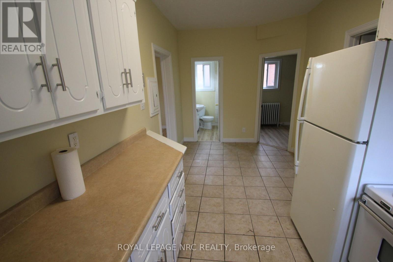 70 Pine Street S, Thorold, Ontario  L2V 3L7 - Photo 26 - X12099364