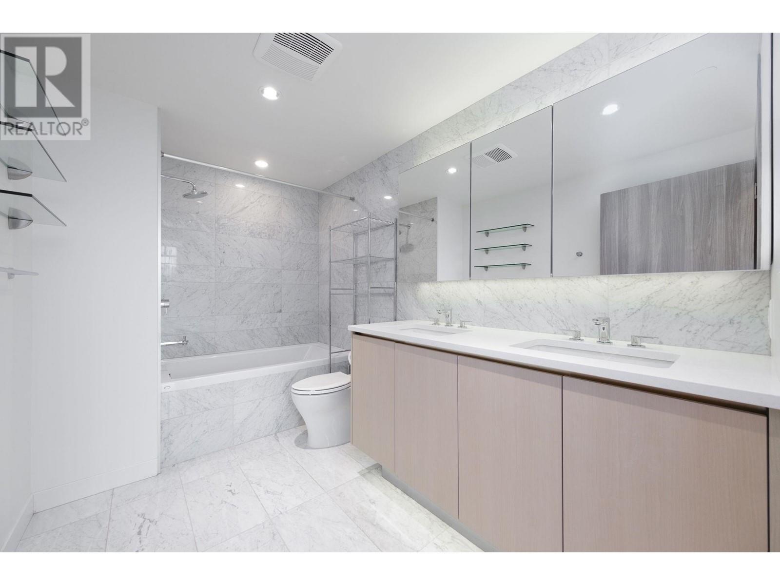 Listing Picture 22 of 36 : 2301 89 NELSON STREET, Vancouver / 溫哥華 - 魯藝地產 Yvonne Lu Group - MLS Medallion Club Member