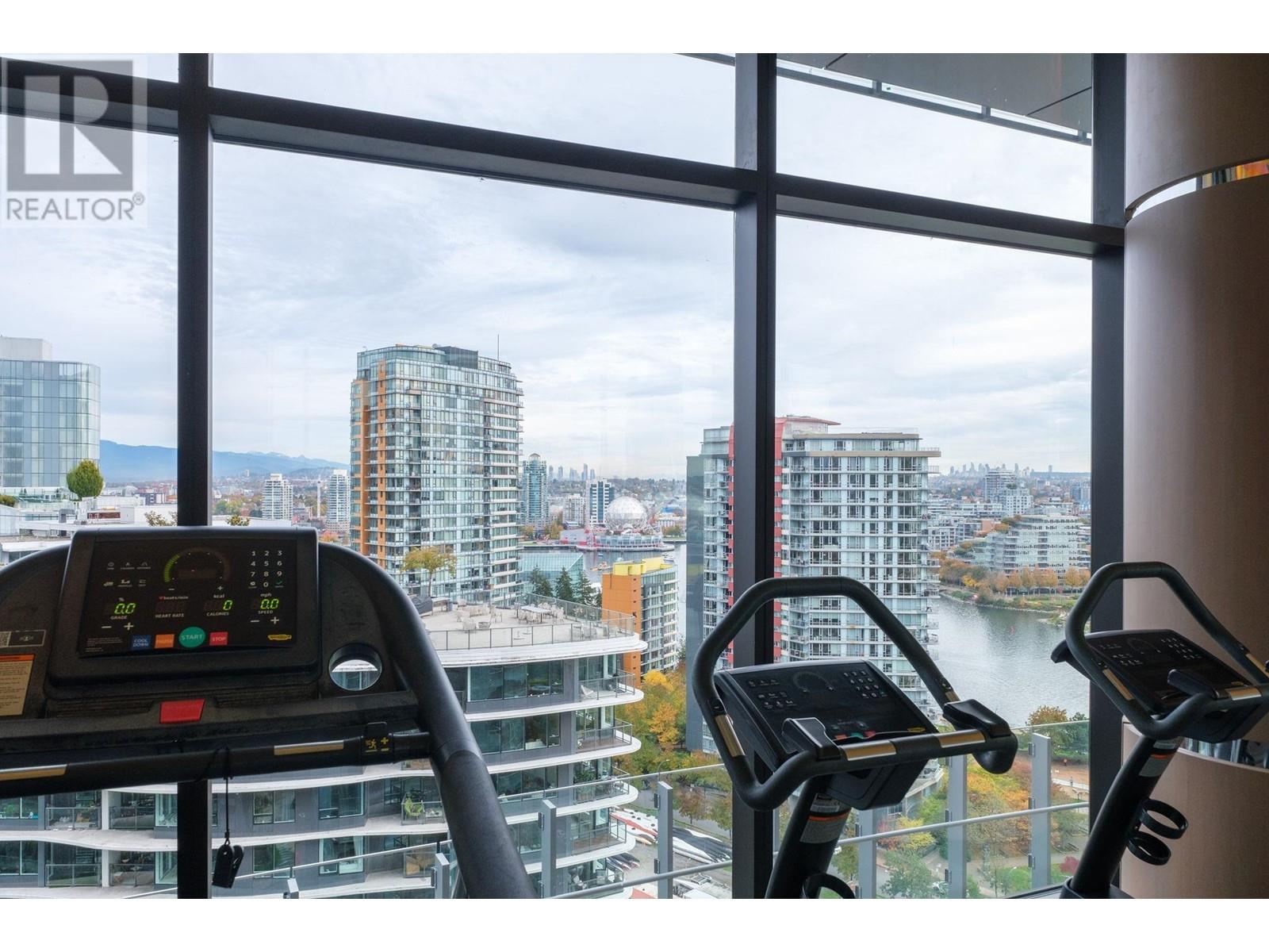 Listing Picture 33 of 36 : 2301 89 NELSON STREET, Vancouver / 溫哥華 - 魯藝地產 Yvonne Lu Group - MLS Medallion Club Member