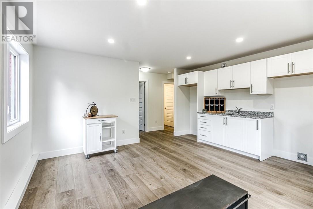 Property at 115 Parkwood Street image 3