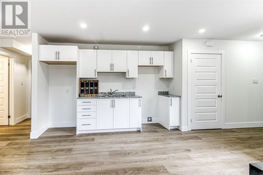 Property at 115 Parkwood Street image 4
