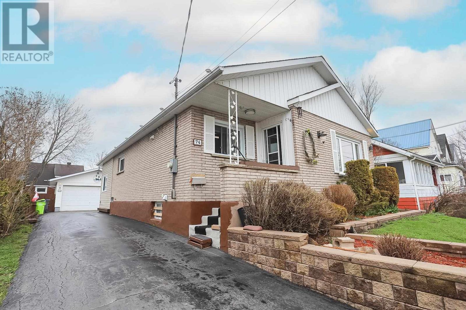 74 Bloor St W, Sault Ste. Marie, Ontario  P6C 1H5 - Photo 3 - SM250926