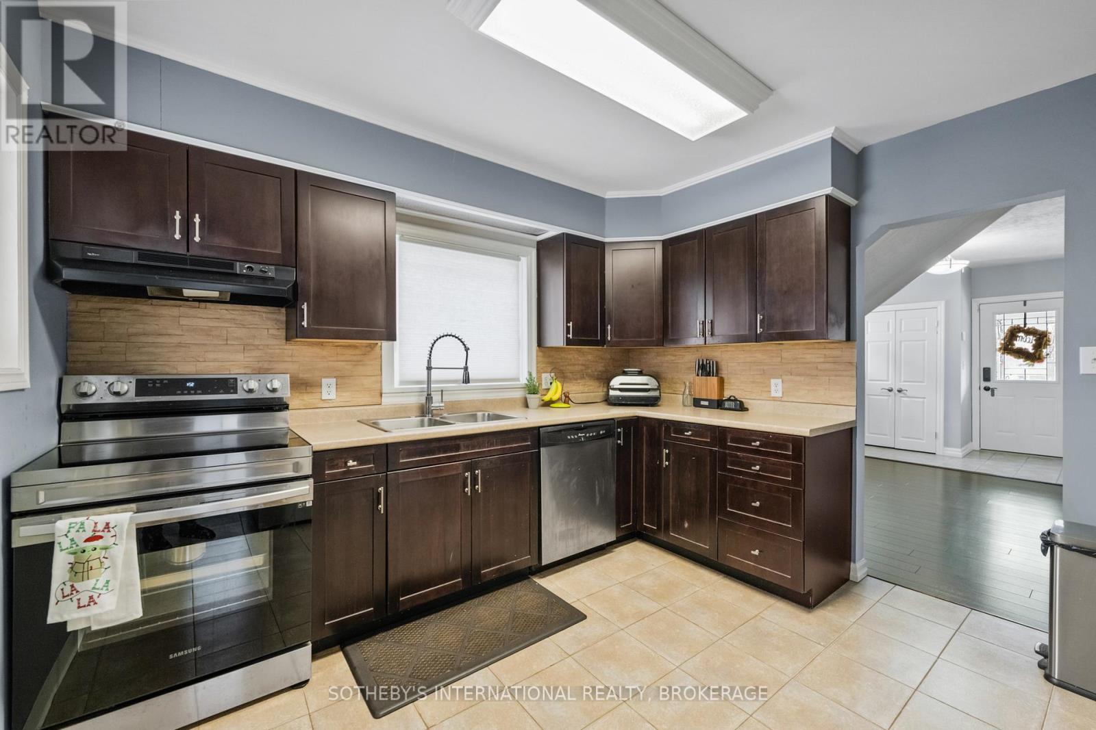 57 St Patrick Street, St. Catharines, Ontario  L2R 1K2 - Photo 12 - X12031254