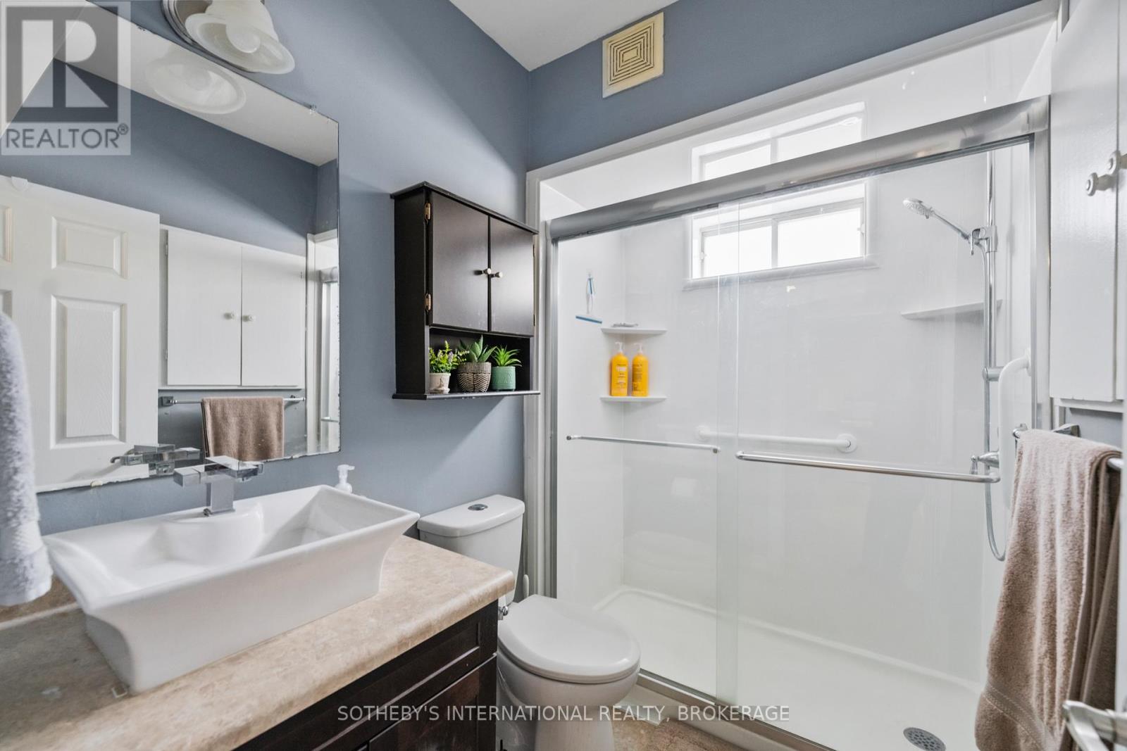 57 St Patrick Street, St. Catharines, Ontario  L2R 1K2 - Photo 11 - X12031254