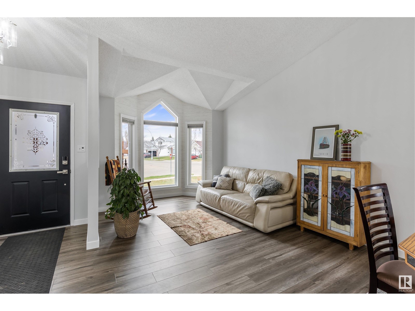 Property at 159 DORCHESTER DR image 3