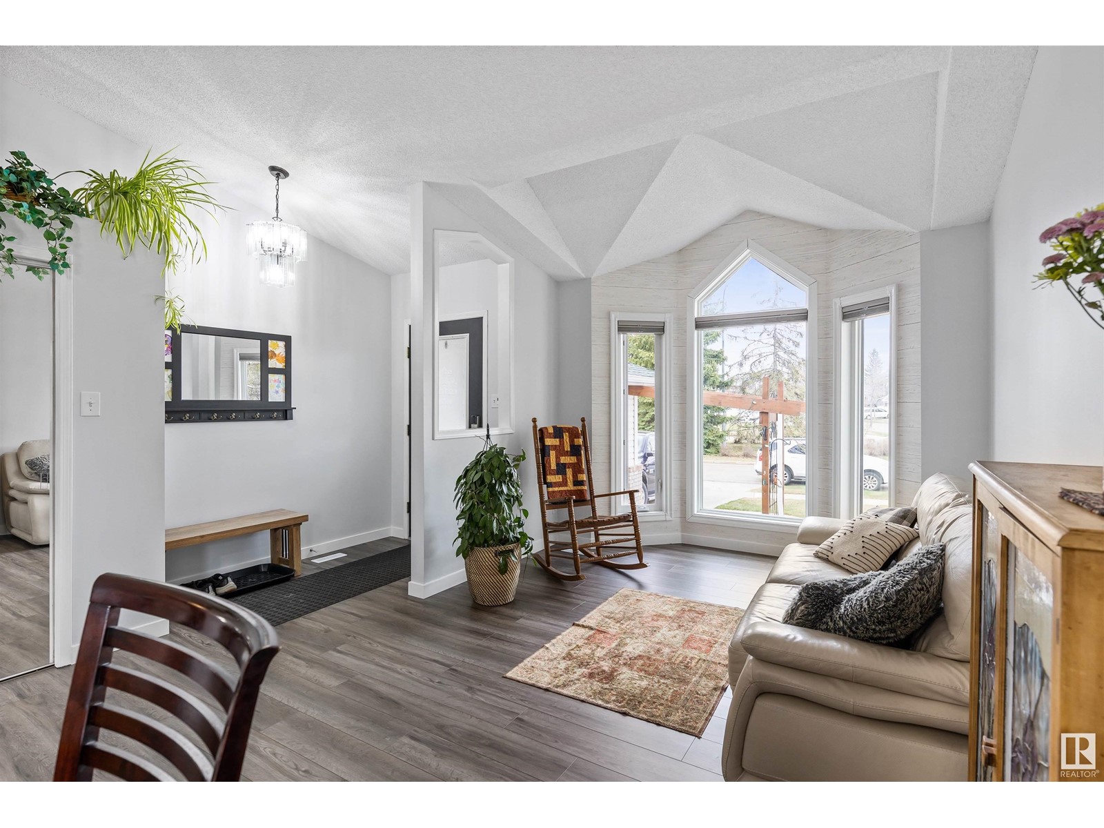 Property at 159 DORCHESTER DR image 4