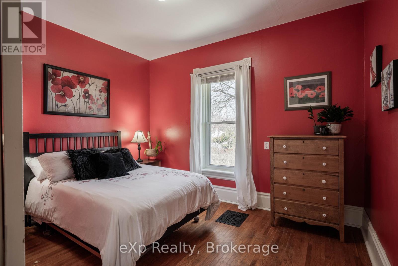 352 Berford Street, South Bruce Peninsula, Ontario  N0H 2T0 - Photo 35 - X12116022