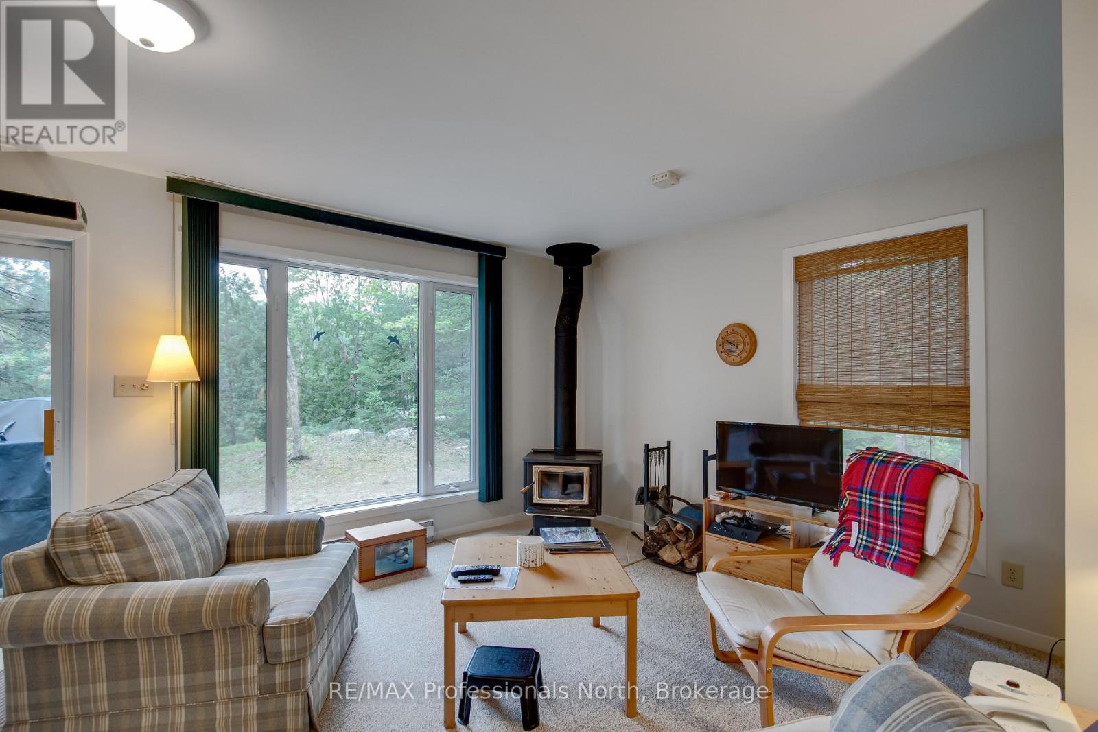 1299 Dickie Lake Road, Lake Of Bays, Ontario  P0B 1A0 - Photo 8 - X12116103
