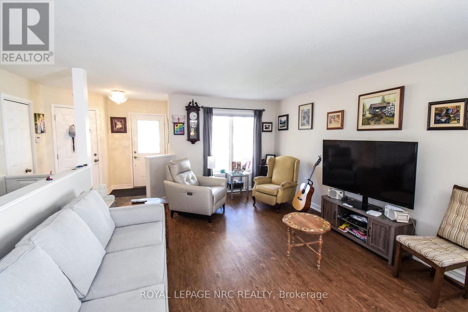 330 Autumn Crescent, Welland, Ontario  L3C 7K1 - Photo 10 - X12116063