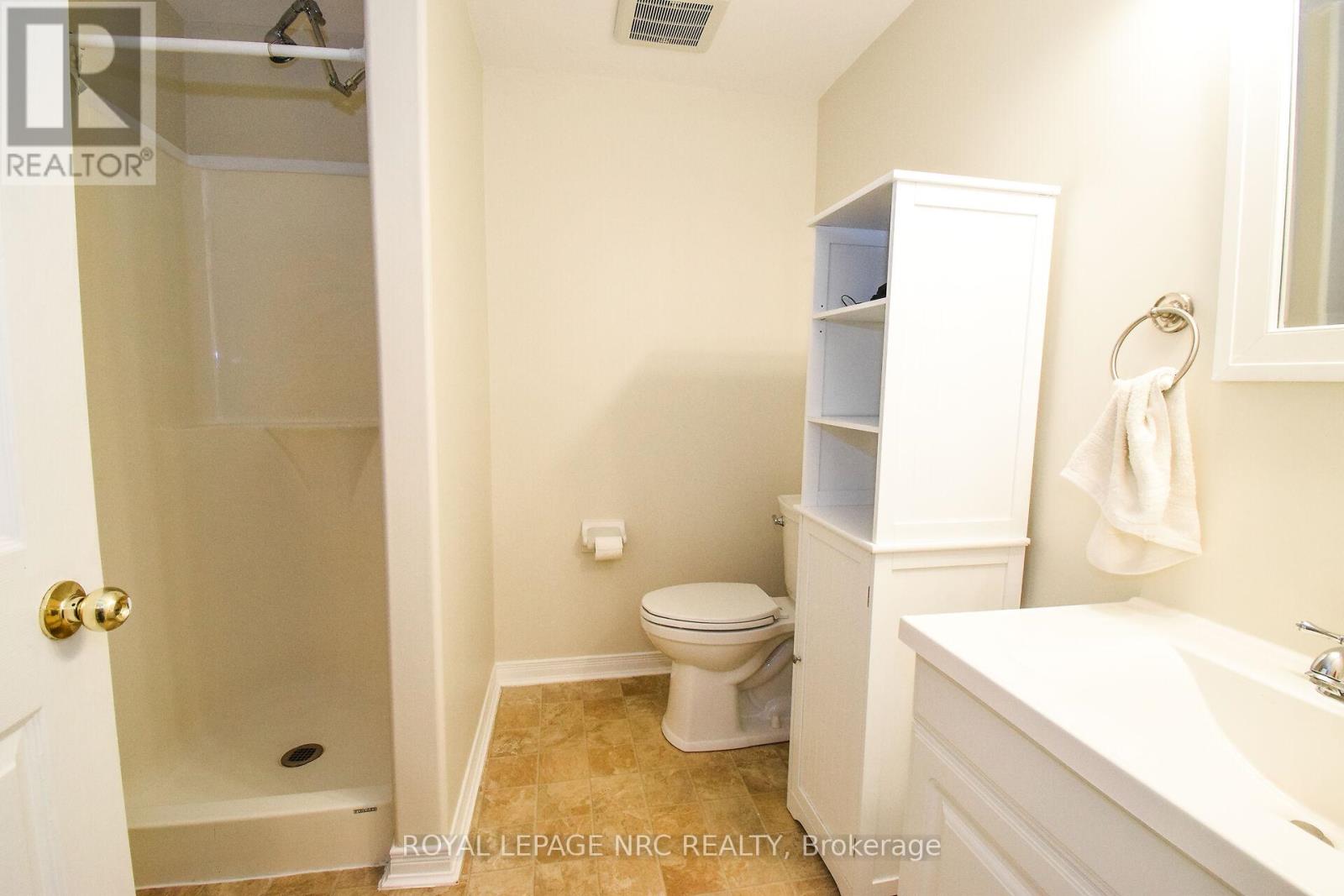 330 Autumn Crescent, Welland, Ontario  L3C 7K1 - Photo 38 - X12116063