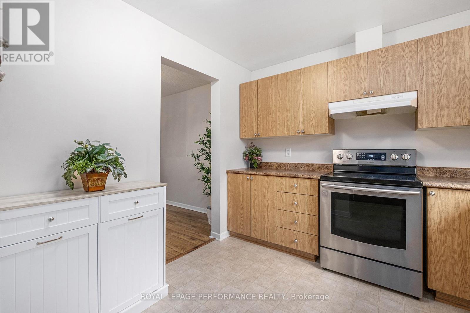 D - 424 Moodie Drive, Ottawa, Ontario  K2H 8A6 - Photo 10 - X12115867