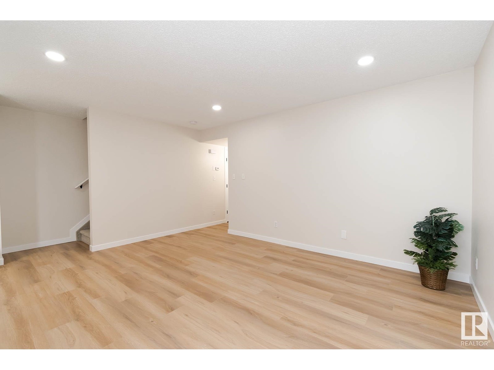 Property at #143 180 BRIDGEPORT BV image 4