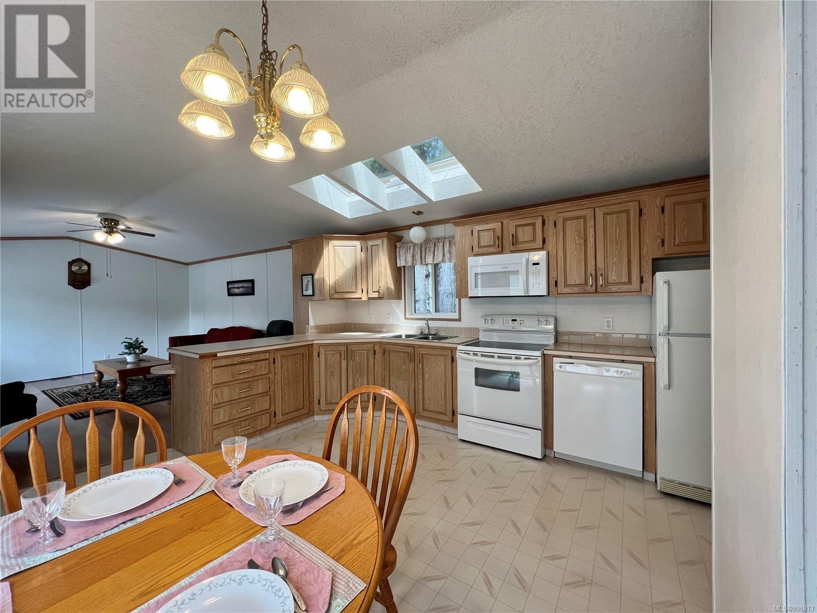 104 25 Maki Rd, Nanaimo, British Columbia  V9R 6N3 - Photo 6 - 996913
