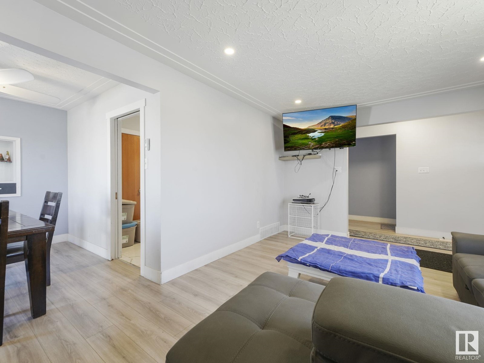 8214 127 Av Nw, Edmonton, Alberta  T5E 0A2 - Photo 6 - E4433684