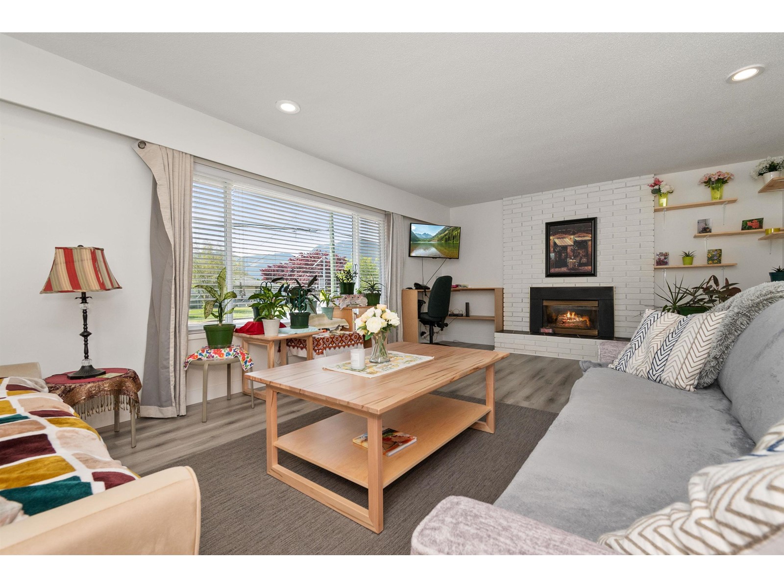 Property at 1550 VIMY ROAD image 4
