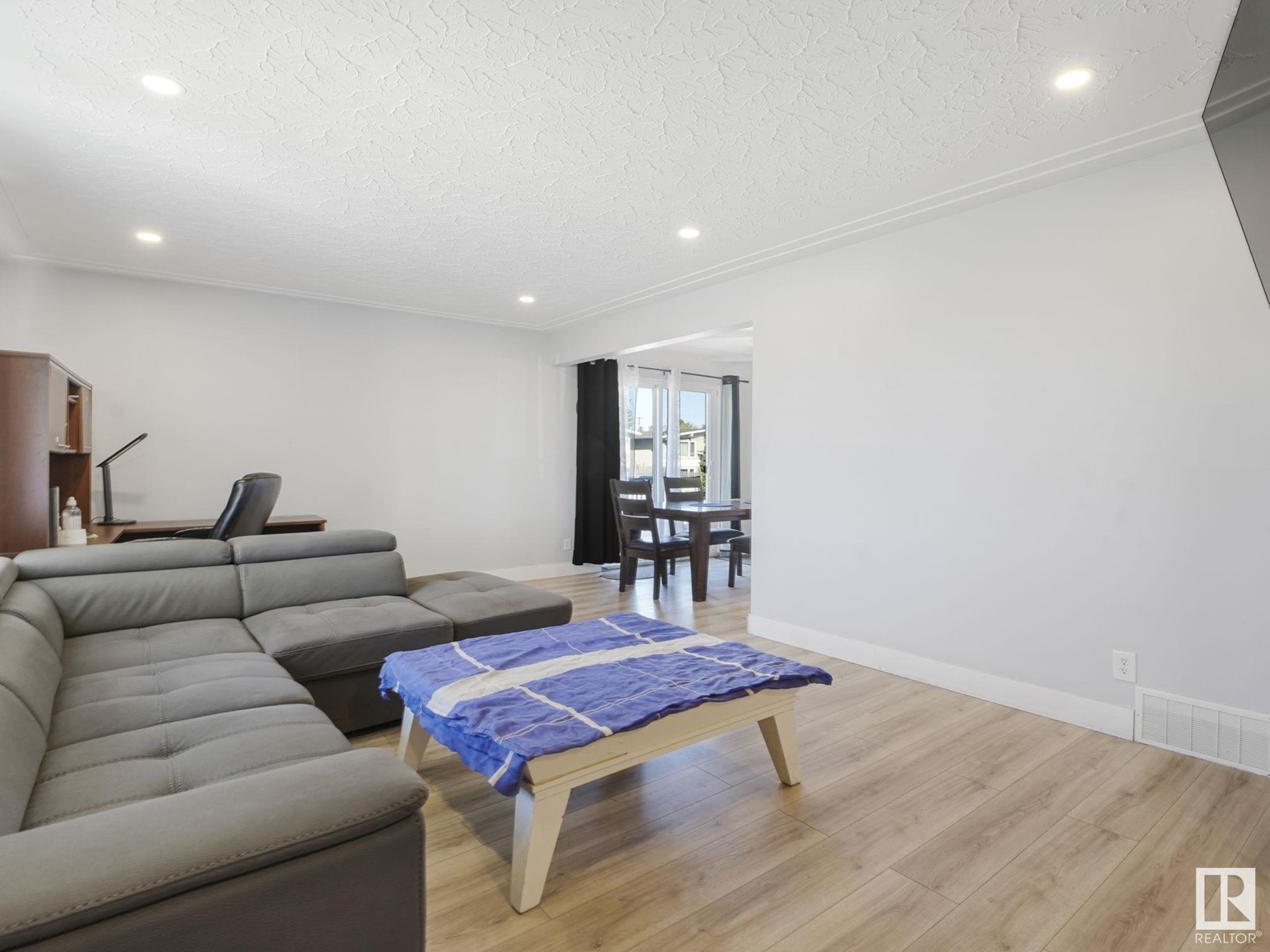 8214 127 Av Nw, Edmonton, Alberta  T5E 0A2 - Photo 4 - E4433684