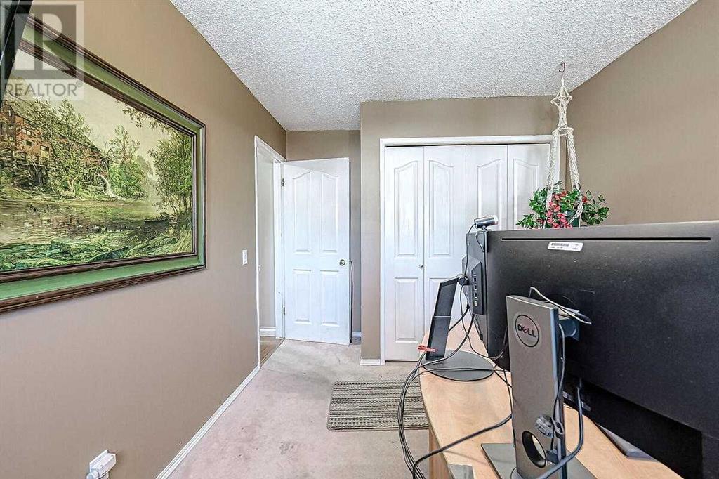 1348 Lake Michigan Crescent Se, Calgary, Alberta  T2J 3G1 - Photo 15 - A2207709