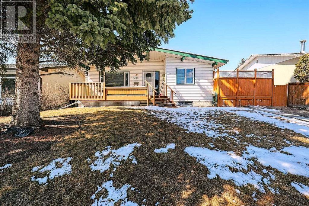 1348 Lake Michigan Crescent Se, Calgary, Alberta  T2J 3G1 - Photo 2 - A2207709