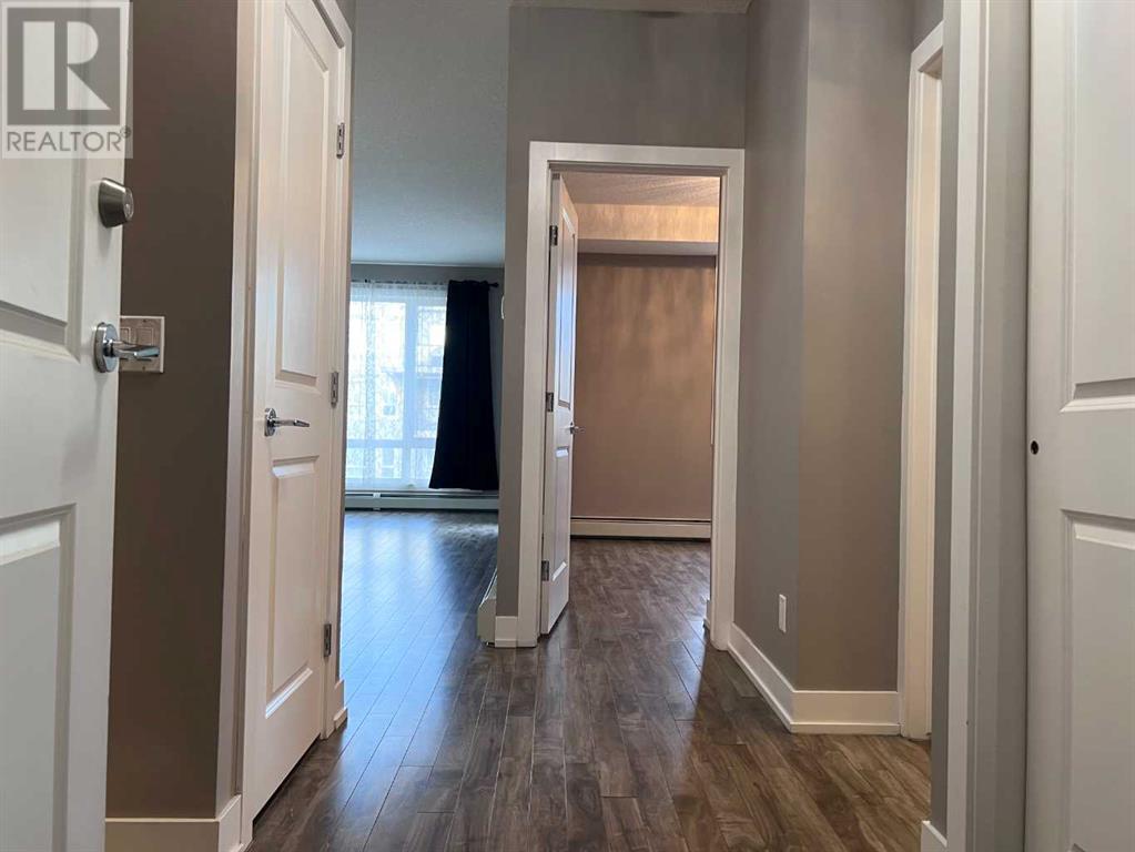 303, 611 Edmonton Trail Ne, Calgary, Alberta  T2E 3J3 - Photo 2 - A2211822