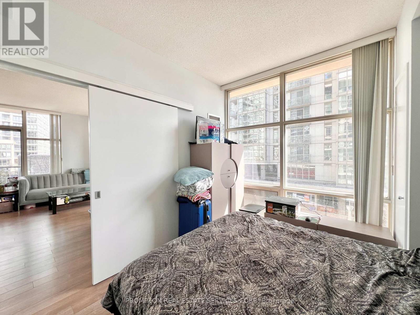 203 - 9 Spadina Avenue, Toronto, Ontario  M5V 3V5 - Photo 10 - C12111755