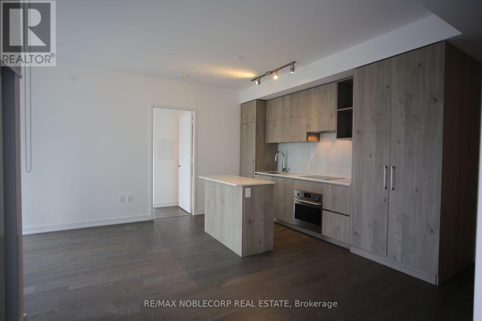4705 - 1 Yorkville Avenue, Toronto (Annex), Ontario  M4W 0B1 - Photo 3 - C12116142