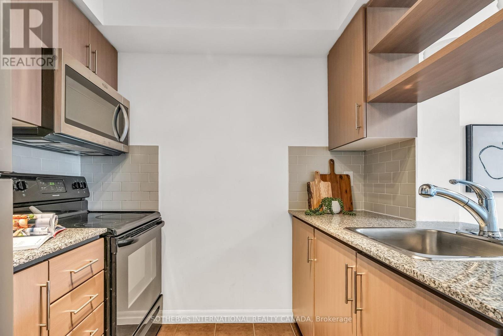 1403 - 30 Herons Hill Way, Toronto (Henry Farm), Ontario  M2J 0A7 - Photo 9 - C12116176