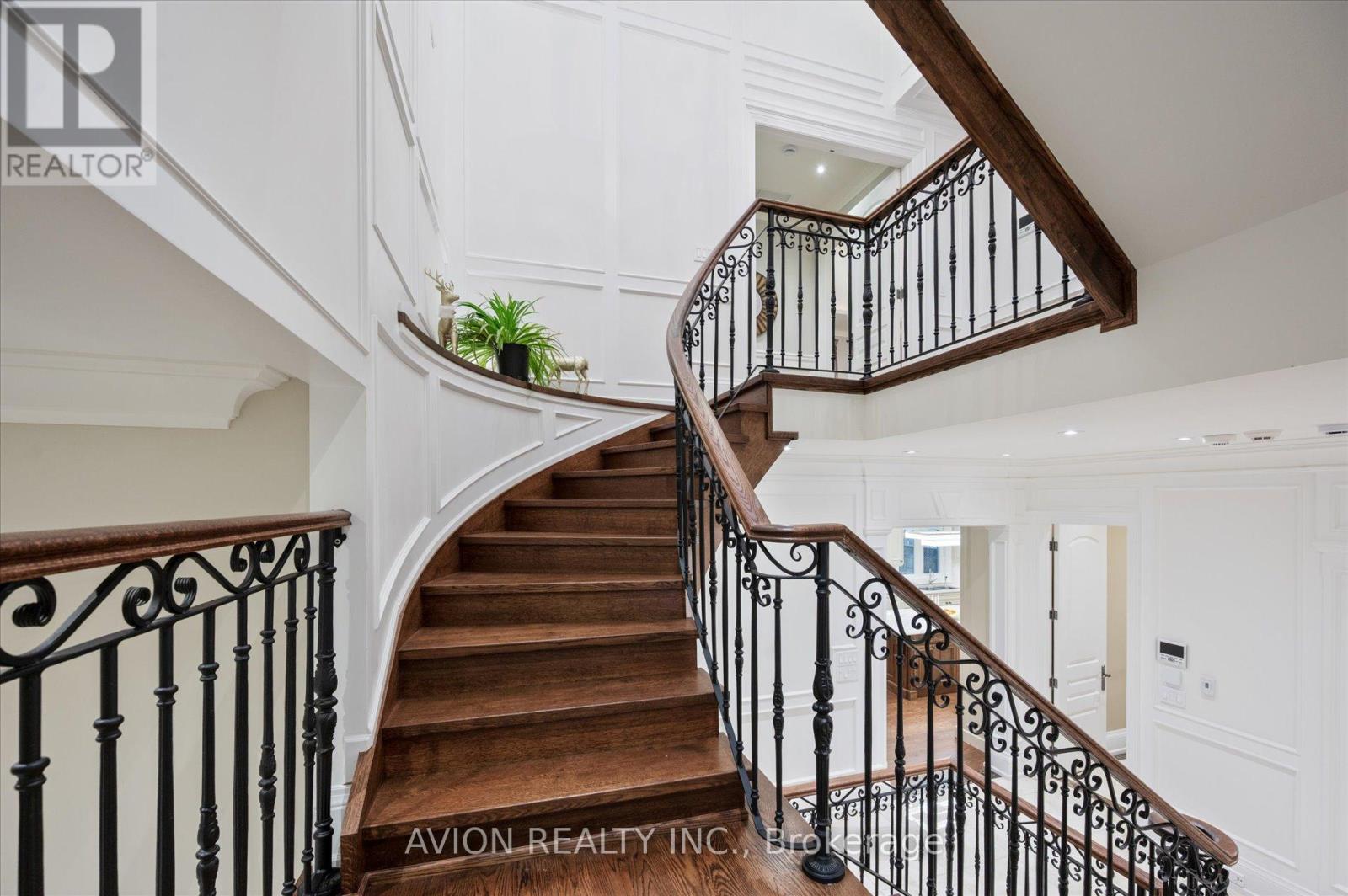 26 Danville Drive, Toronto, Ontario  M2P 1J1 - Photo 22 - C12116305